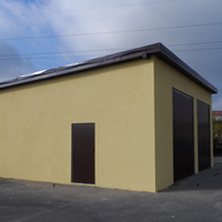 Dwustanowiskowy wysoki garaż z jednospadowym dachem
